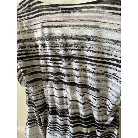 Energe World Wear women’s size medium blouse - Picture 8 of 8